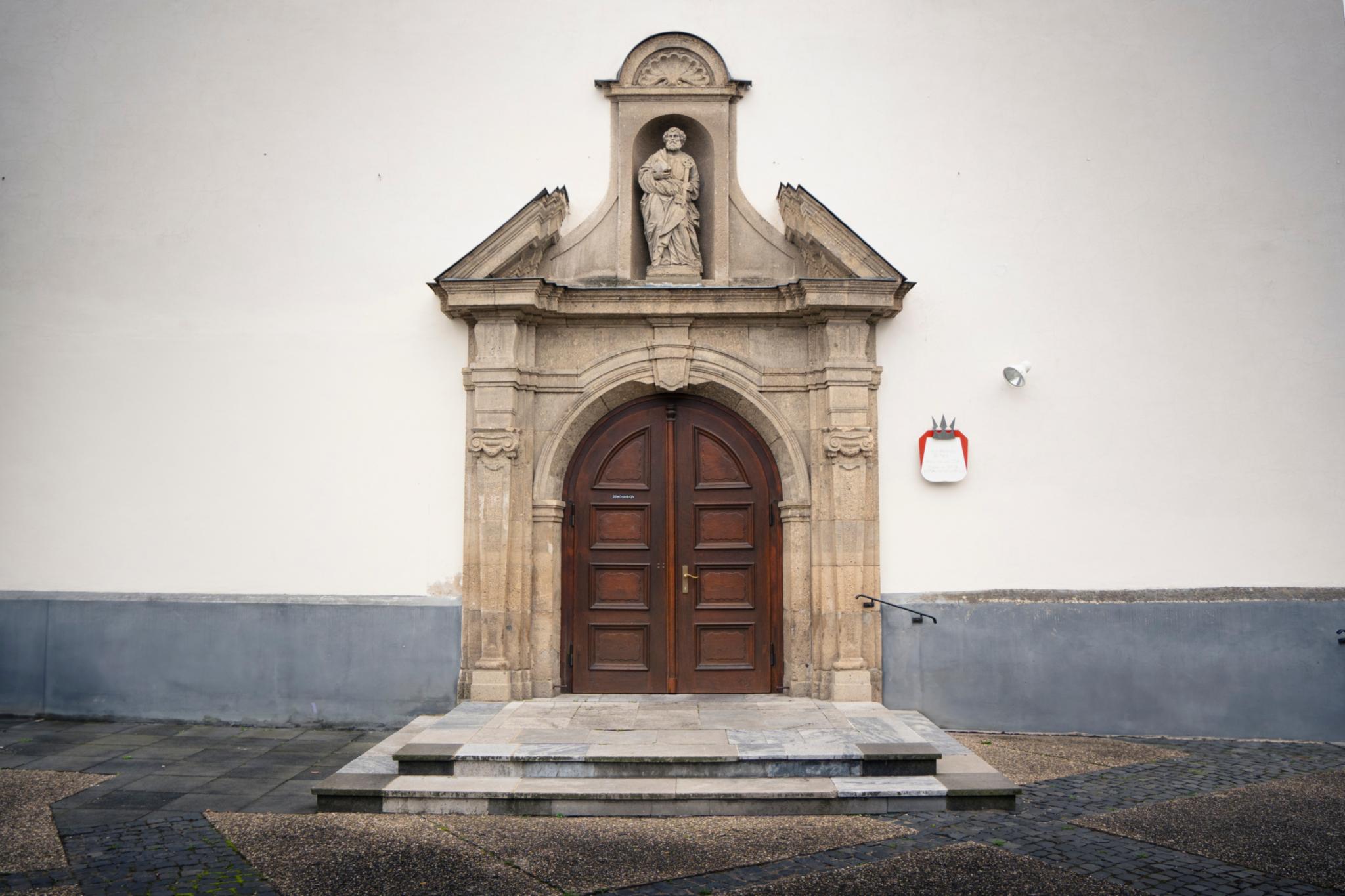 Portal Pfarrkirche St. Peter